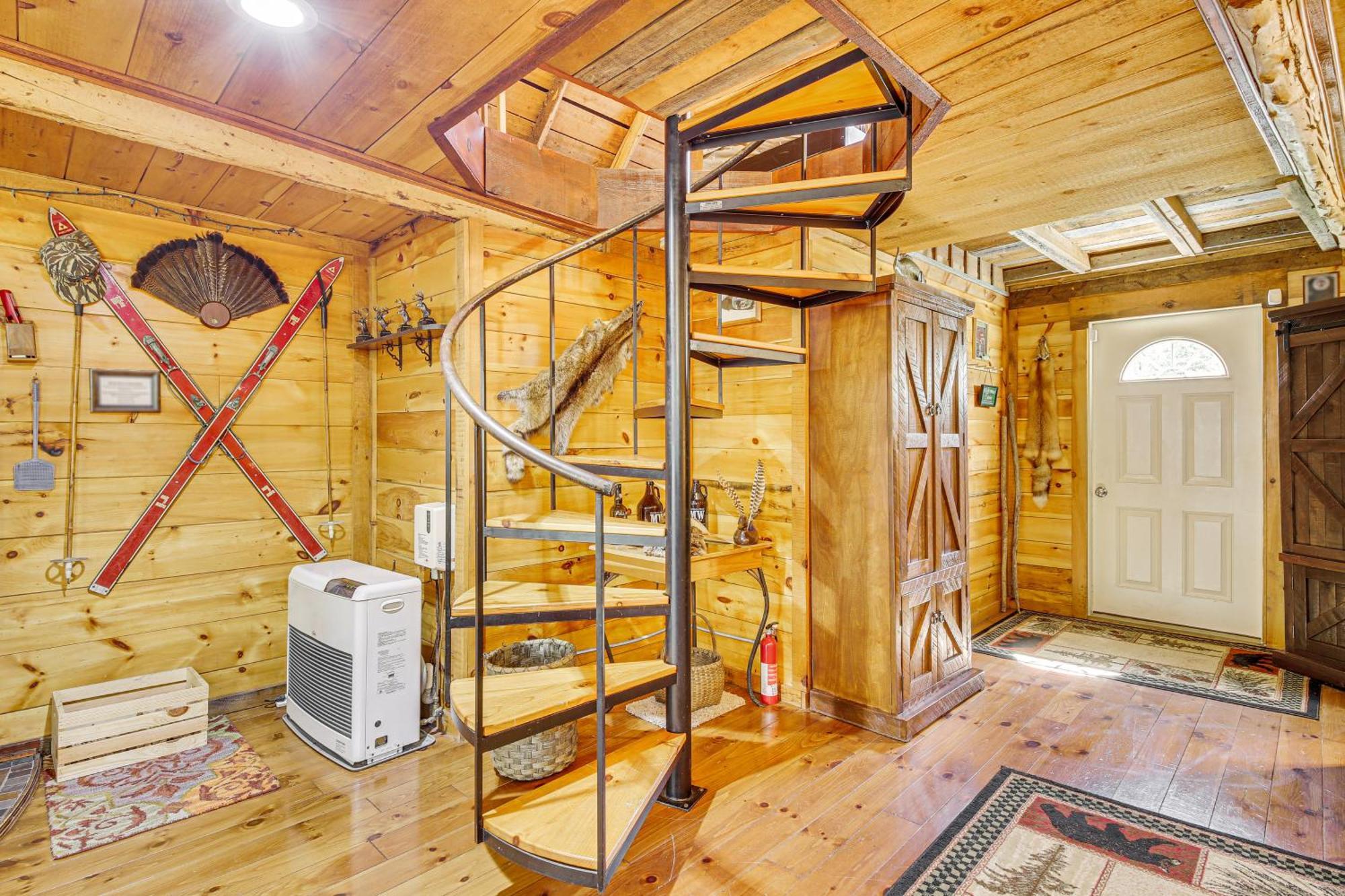 Rustic Searsport Cabin Loft And Sunroom On 10 Acres ภายนอก รูปภาพ
