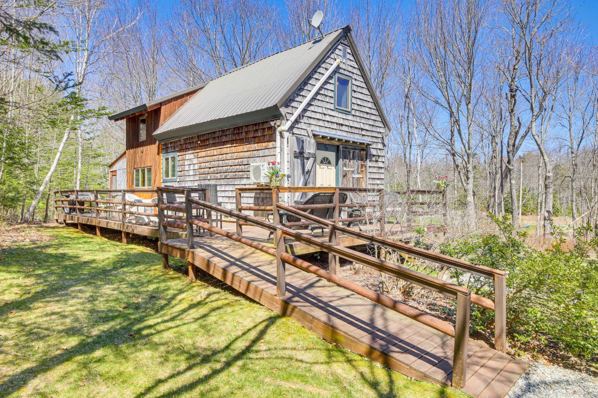 Rustic Searsport Cabin Loft And Sunroom On 10 Acres ภายนอก รูปภาพ
