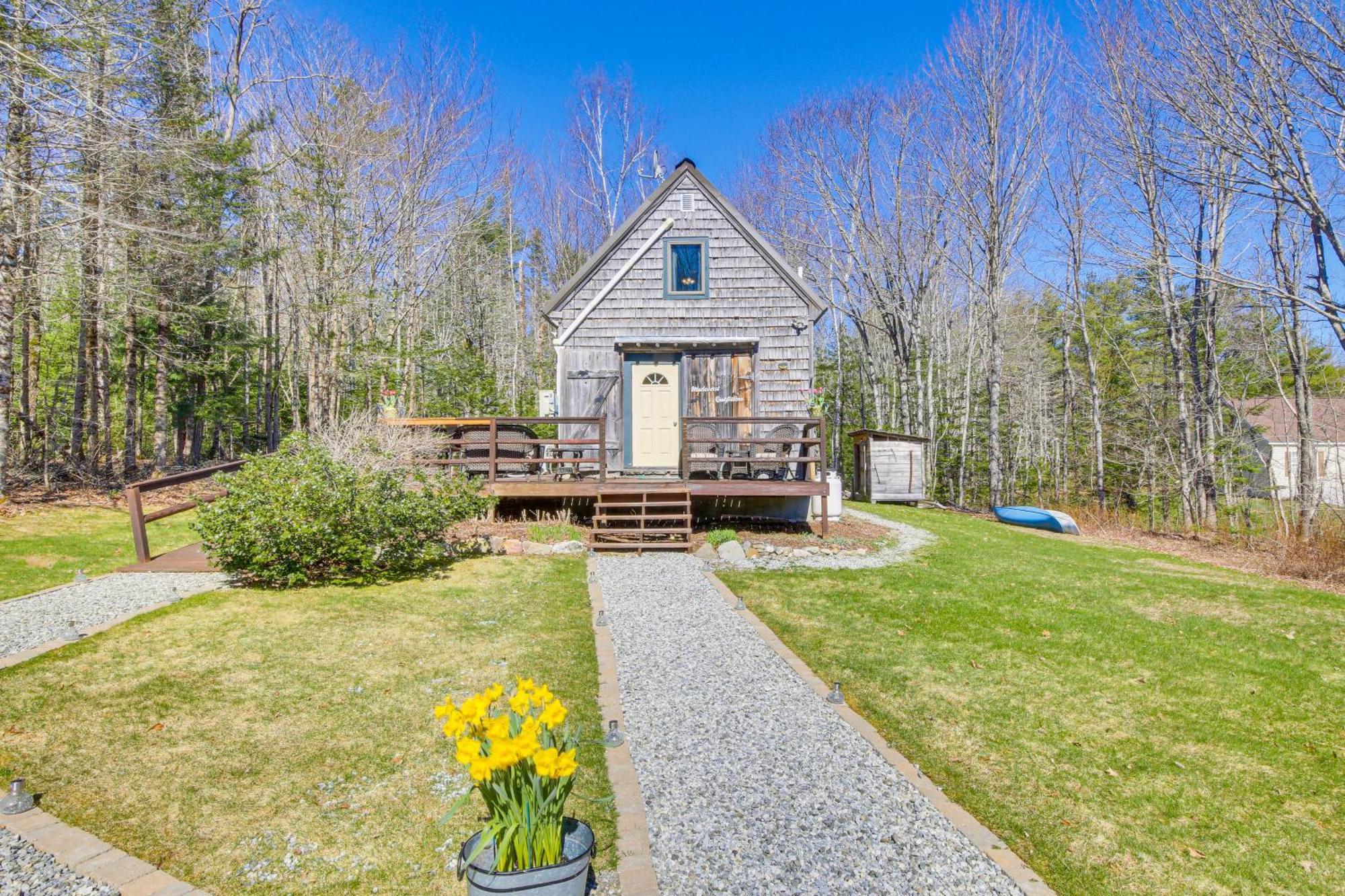 Rustic Searsport Cabin Loft And Sunroom On 10 Acres ภายนอก รูปภาพ