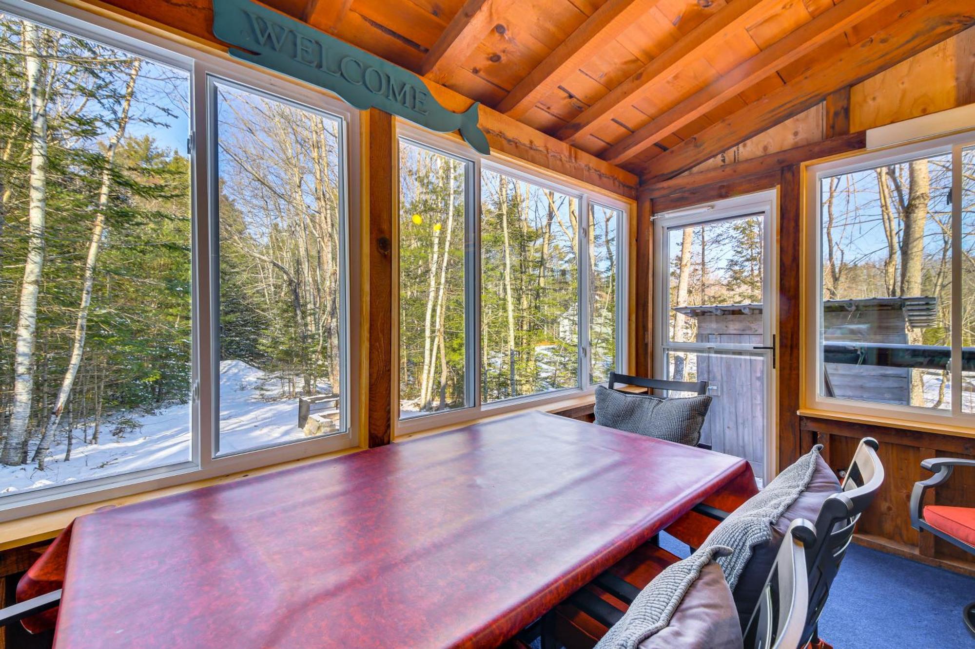 Rustic Searsport Cabin Loft And Sunroom On 10 Acres ภายนอก รูปภาพ